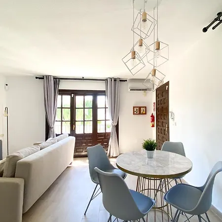 Lovely 1- Bedroom With Pool, Close To The Vera