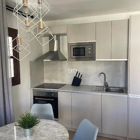 Apartment Lovely 1- Bedroom With Pool, Close To The Vera
